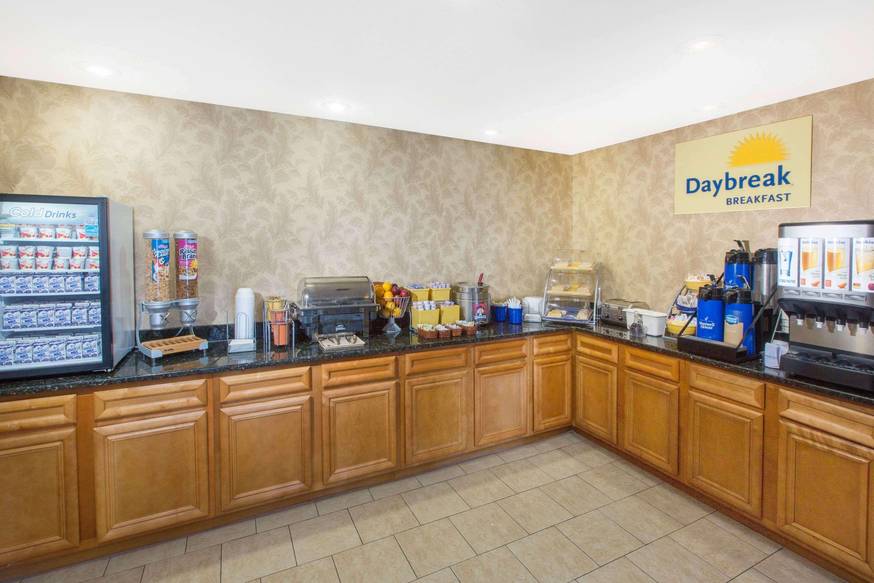 Days Inn By Wyndham Lonoke Екстер'єр фото