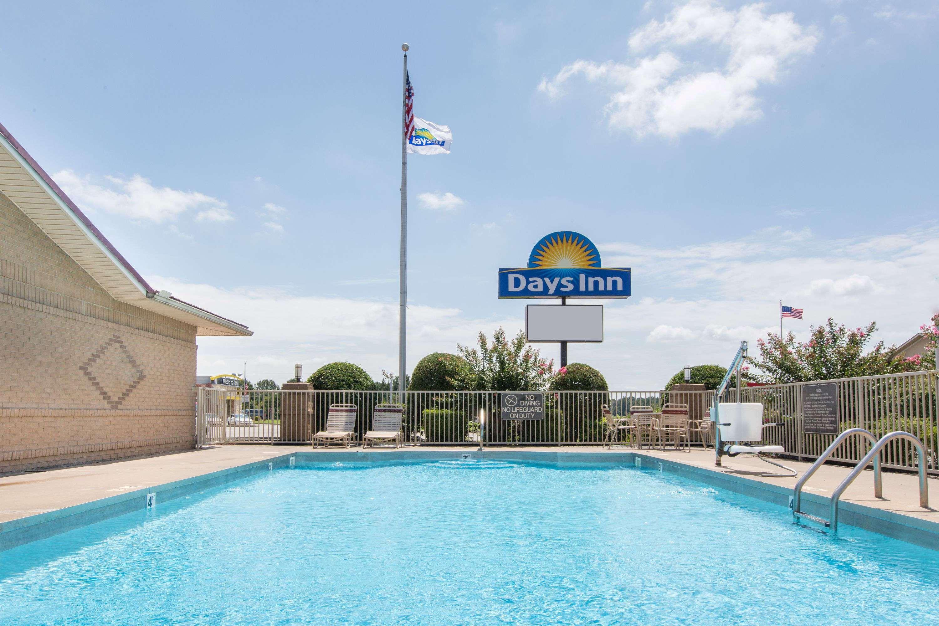 Days Inn By Wyndham Lonoke Екстер'єр фото